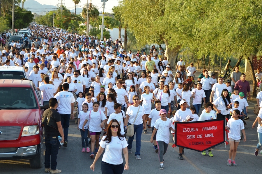 Encabeza Karina García junto a miles de caborquenses el desfile del Medio Ambiente