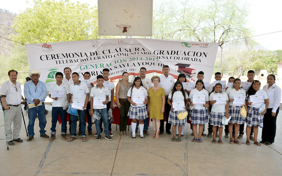 Egresa primera generación de bachillerato en Mesa Colorado