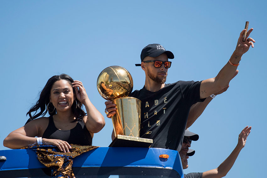 Un millón de personas vitorean a los Warriors en las calles