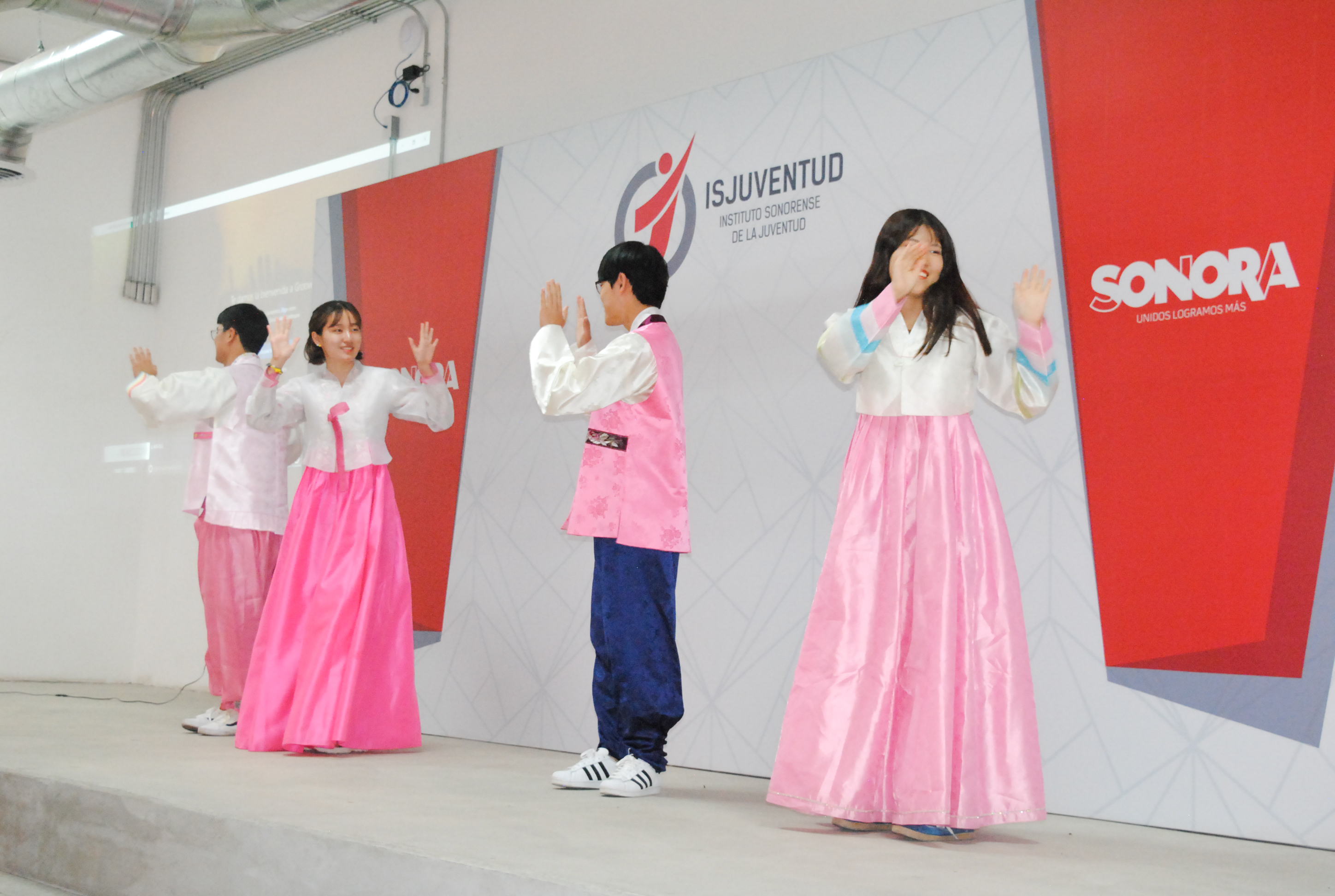 Jóvenes coreanos están interesados en conocer la cultura sonorense