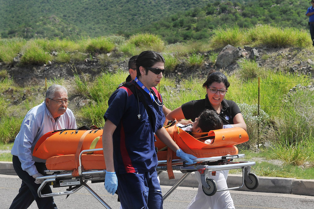 Participa Secretaría de Salud en rescate de joven accidentado en Cerro del Bachoco
