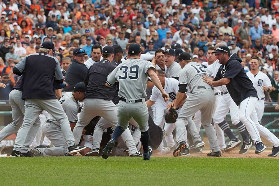 Batalla campal de ‘grandes ligas’ entre Yanquis y Tigres