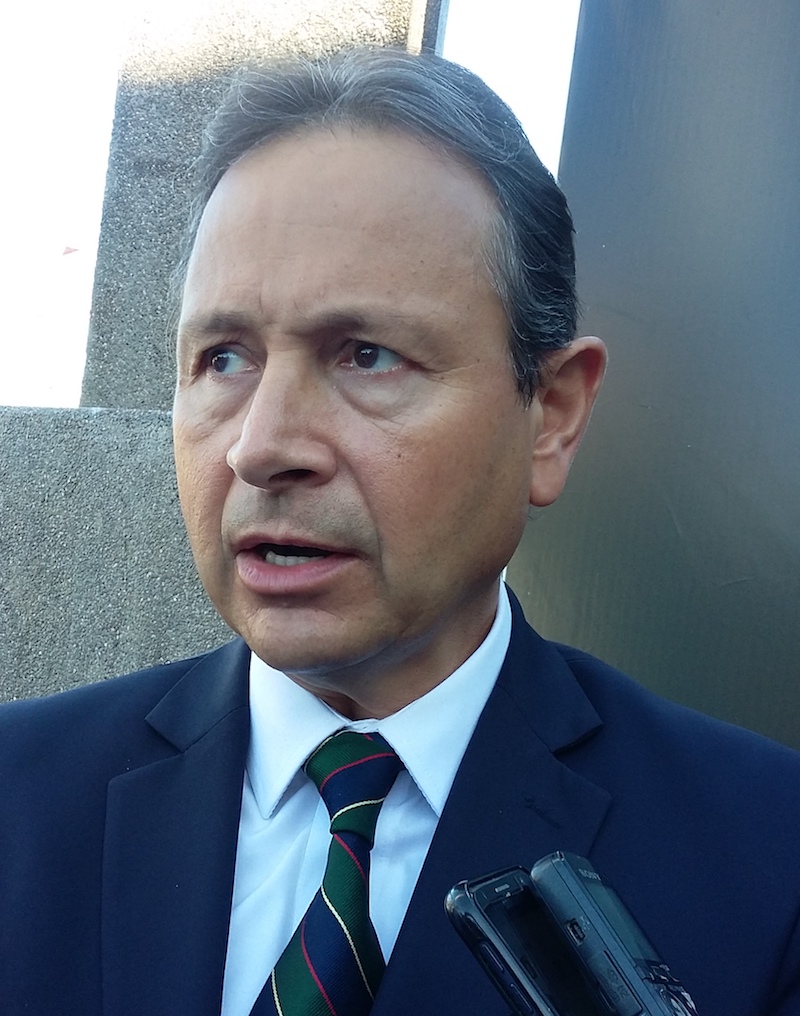 Siguen actividades terapéuticas en Delfinario Sonora