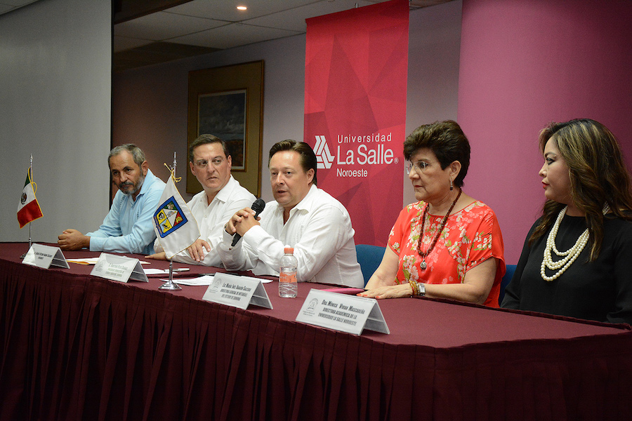 Reconoce Alcalde Faustino Félix Chávez profesionalismo de notarios de Sonora