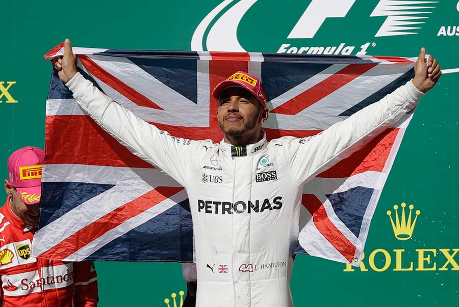 Hamilton gana en Estados Unidos y acaricia el título de F1