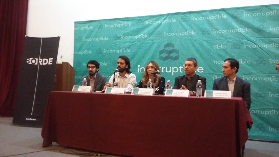 Presentan «Aplicación Anticorrupción» para teléfonos móviles Presentan «Aplicación Anticorrupción» para teléfonos móviles