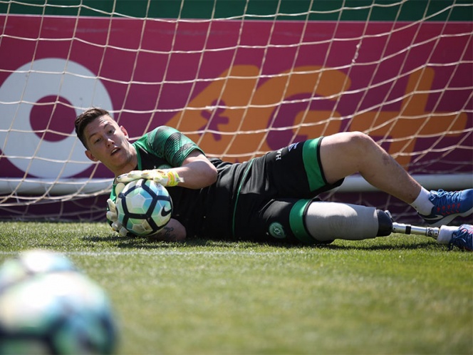Sobreviviente de tragedia del Chapecoense regresa a entrenar