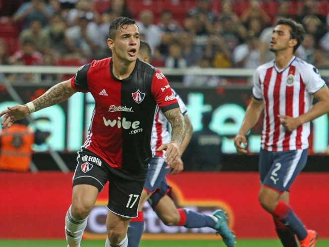 Chivas dice adiós a su afición con derrota ante Atlas