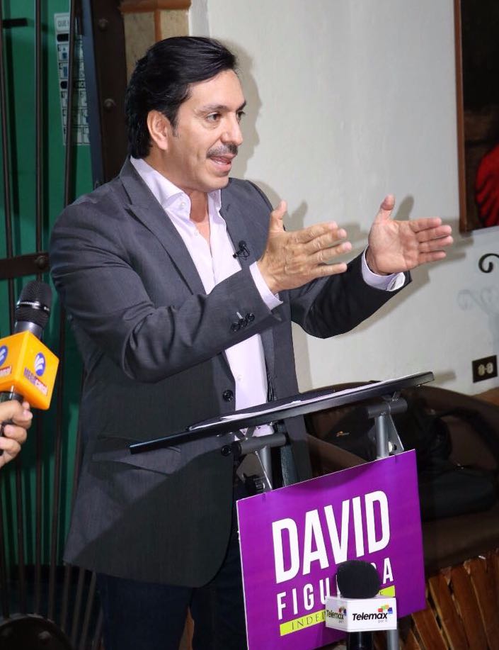 Interpone denuncia David Figueroa Interpone denuncia David Figueroa