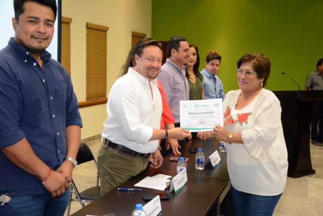 Reconocen a empleados destacados del Ayuntamiento de Cajeme Reconocen a empleados destacados del Ayuntamiento de Cajeme