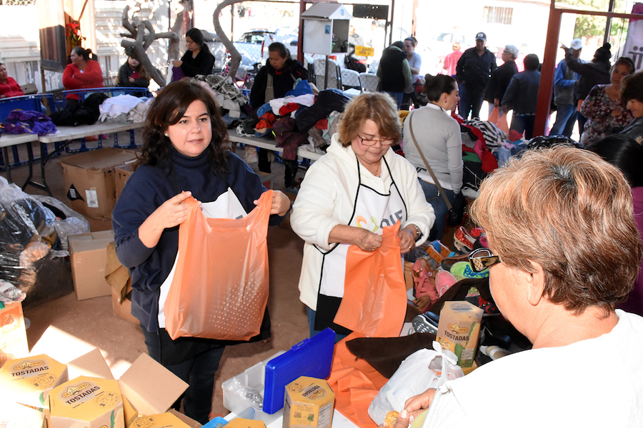 Lleva DIF Cajeme su bazar a la comisaría de Esperanza Lleva DIF Cajeme su bazar a la comisaría de Esperanza