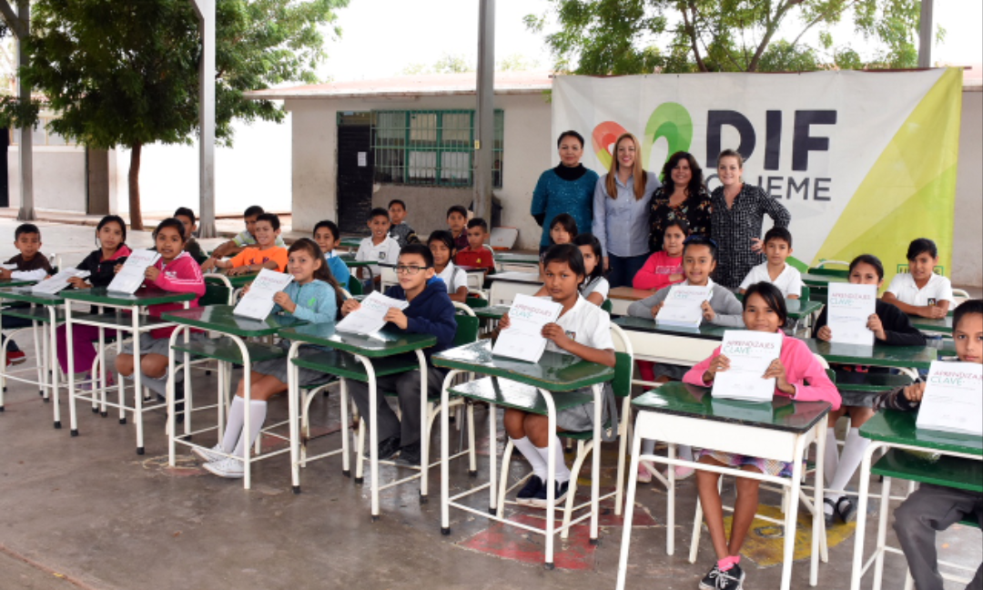 Entrega DIF Cajeme mesa-bancos a primaria Esteban Teros Almada Entrega DIF Cajeme mesa-bancos a primaria Esteban Teros Almada