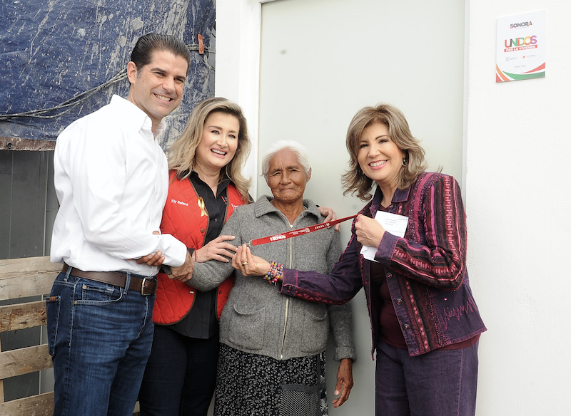 Cumple Coves con la entrega de 10 pies de casa en El Realengo