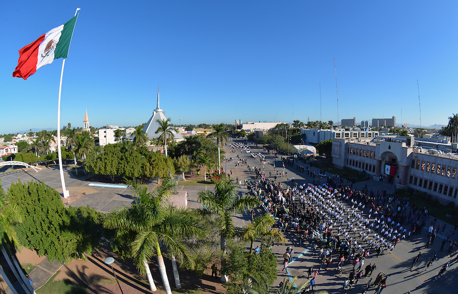 Convocan a participar en desfile conmemorativo del Día de la Bandera