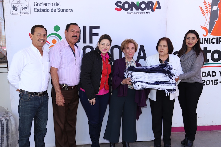 Entrega DIF Sonora cobijas para familias en situación vulnerable ante bajas temperaturas