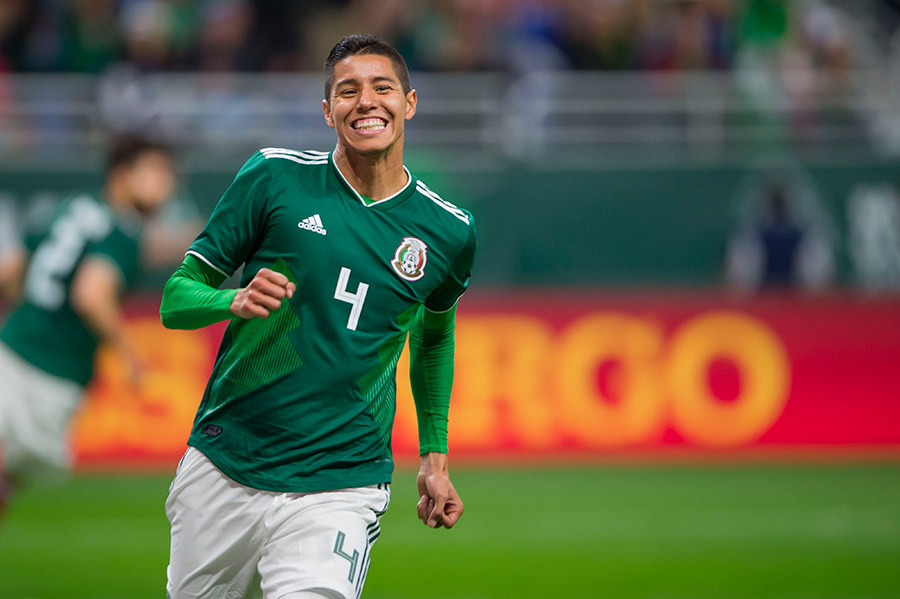 México inicia con victoria el año mundialista