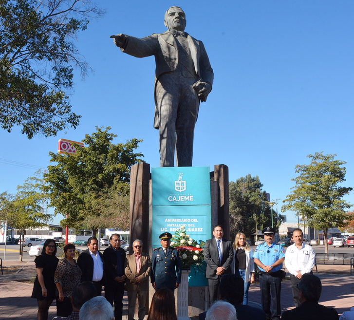 Conmemora Ayuntamiento 212 aniversario del natalicio de Benito Juárez