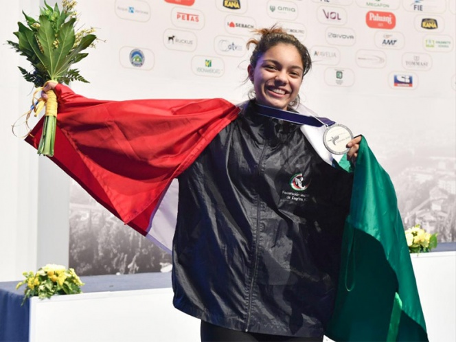 Mexicana Natalia Botello gana plata en Mundial de Esgrima