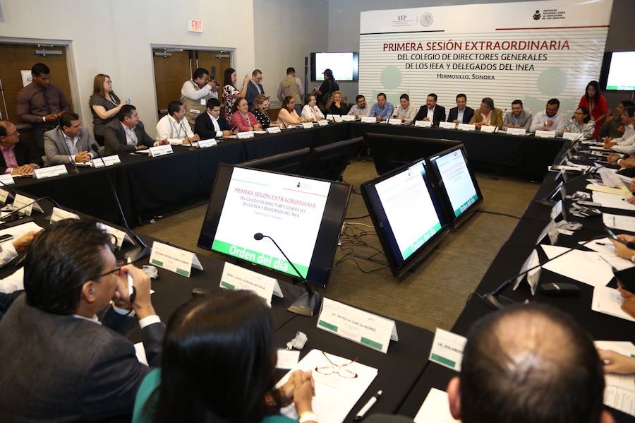 Instalan la Primera Sesión Extraordinaria del Colegio de Directores Generales de los IEEA y Delegados del INEA.
