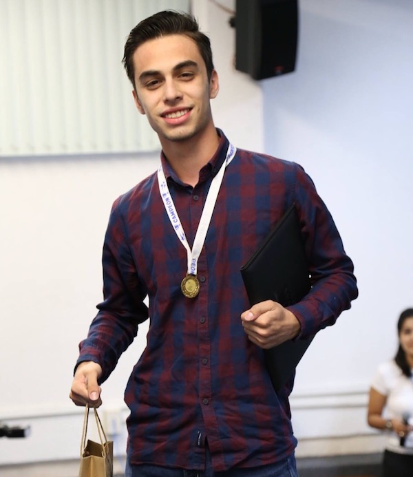 Gana alumno del COBACH primer lugar en Olimpiada de Astronomía