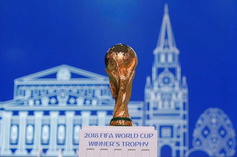 Acaba la espera, Rusia a escena