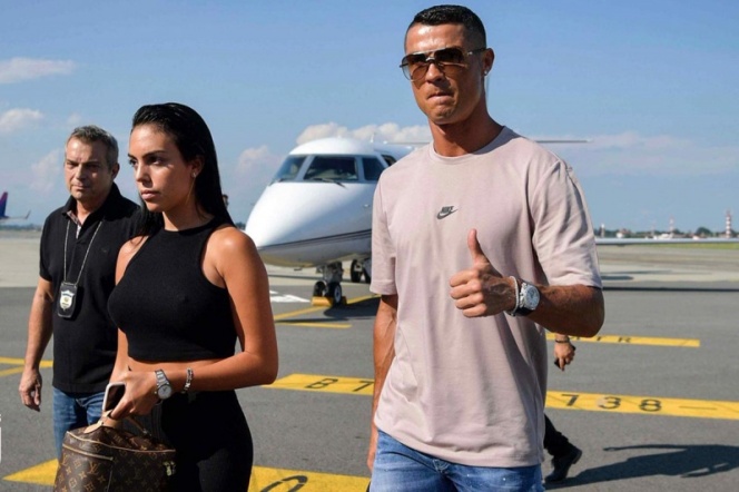 Cristiano llega a Italia para ser presentado con la Juve