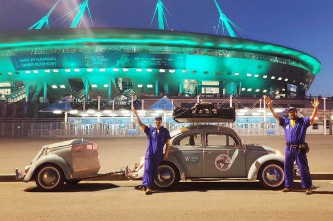 De Brasil a Rusia, un ‘vocho’ recorre el Mundial