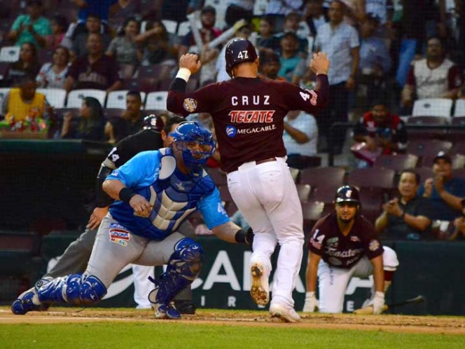 Yaquis y Villanueva interrumpen racha de Tomateros