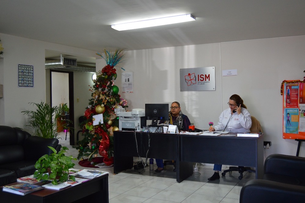 Trabaja ISM por las mujeres en periodo vacacional