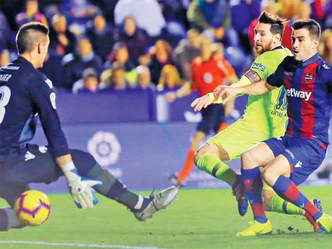 Messi se da un festín con el Barcelona