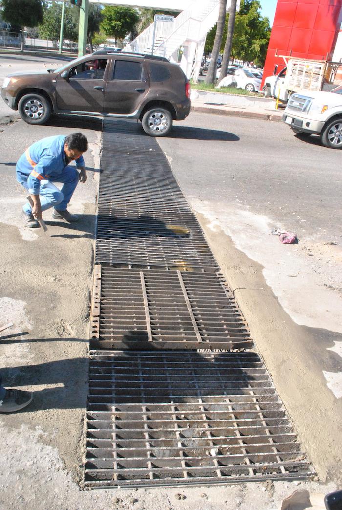 Destinarán alrededor de 2 MDP a reparación de parrillas pluviales en Hermosillo Destinarán alrededor de 2 MDP a reparación de parrillas pluviales en Hermosillo