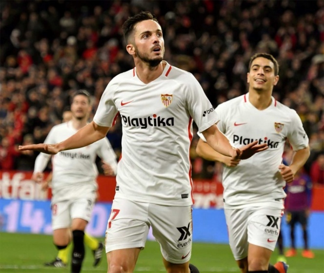 Sevilla pone al Barcelona contra las cuerdas