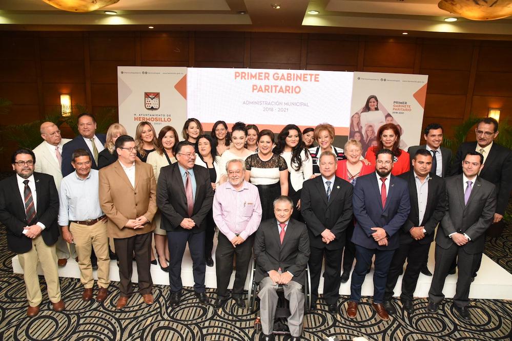 Alcaldesa Celida López presentó a su gabinete paritario