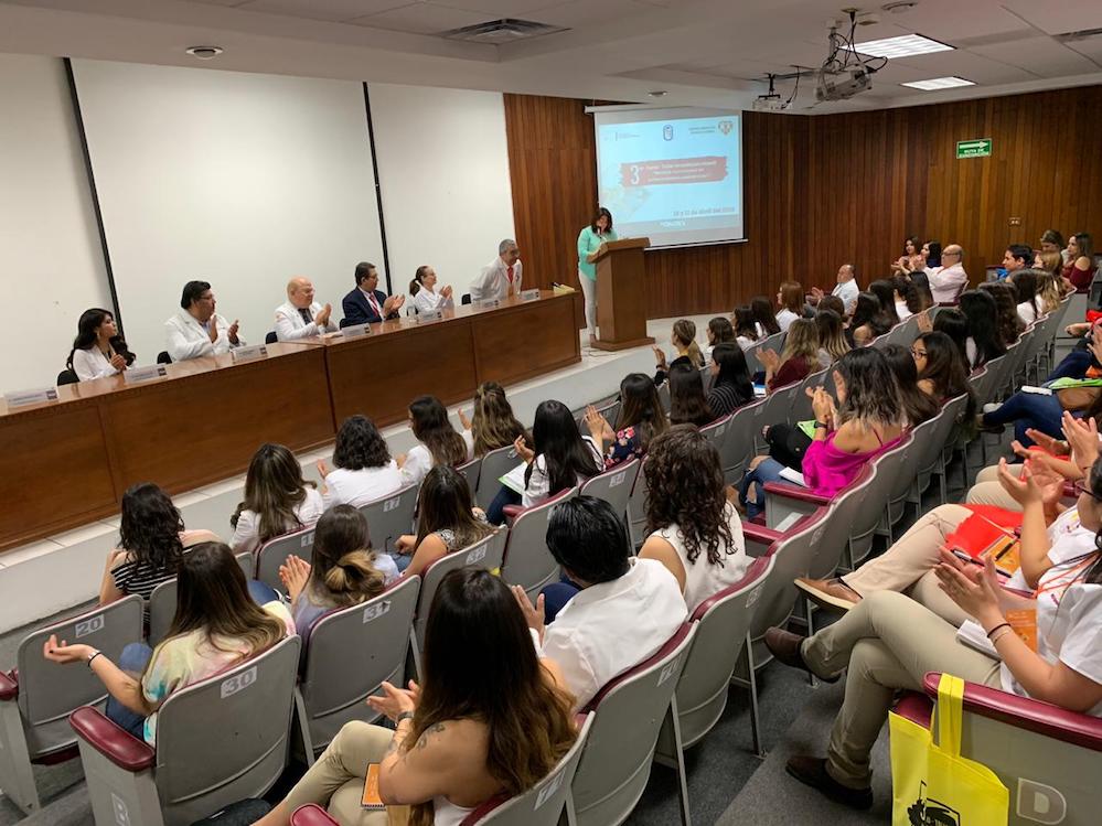 Realiza HIES el tercer curso-taller de Nutrición Infantil