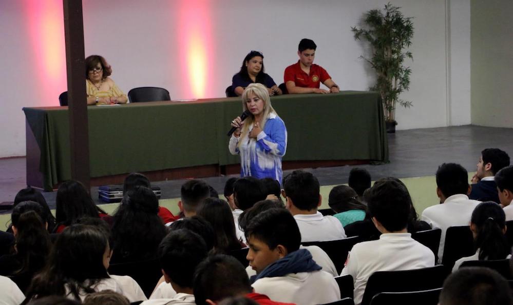 Llevan programa “Transformando Vidas” a los alumnos de Secundaria N.24 Llevan programa “Transformando Vidas” a los alumnos de Secundaria N.24