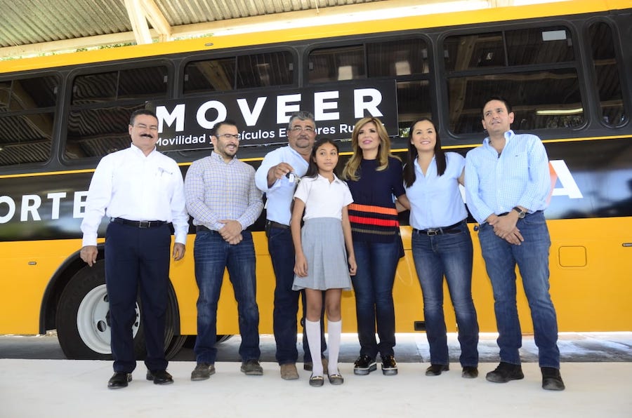 Realizan entrega de camiones escolares para zona rural de Sonora
