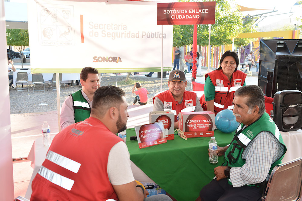 Celebran Feria de Seguridad y Trabajo en colonia Altares