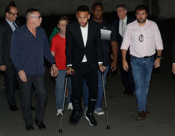 Neymar rinde declaración por más de cinco horas