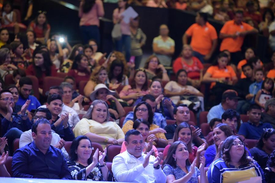 Se gradúa primera generación de “Transforma Tu Vida”