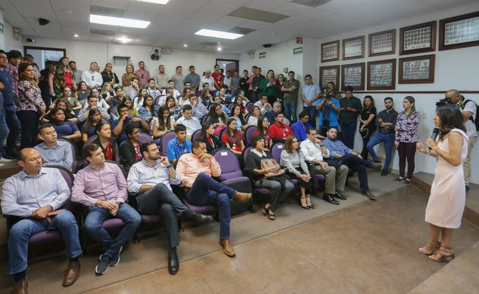 Realiza Nitzia Gradías foro: Emprendiendo nuevos caminos