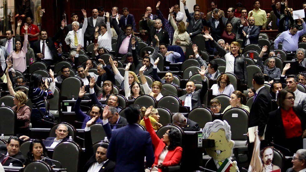 Diputados aprueban revocación de mandato y consulta popular Diputados aprueban revocación de mandato y consulta popular