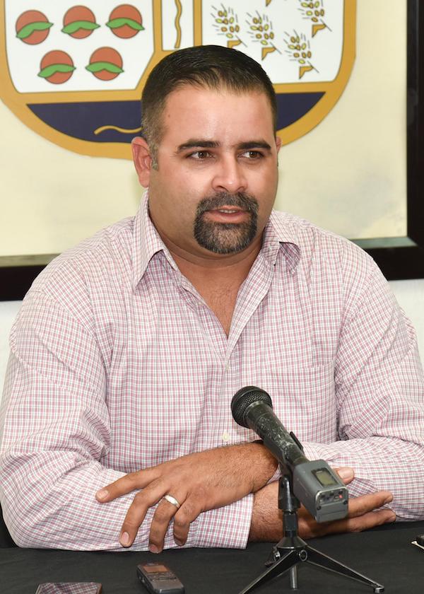 Nombrarán Juan Francisco “Gallo” Estrada a Gimnasio