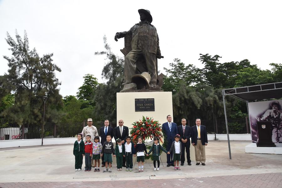 Honran la memoria del héroe civil Jesús García Corona Honran la memoria del héroe civil Jesús García Corona
