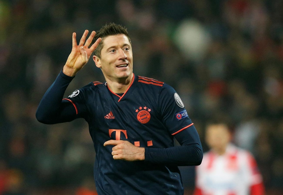 Lewandowski hace historia en la Champions League