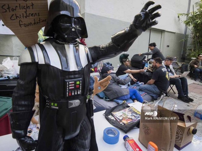 A una semana del estreno, fans acampan para ver Star Wars IX