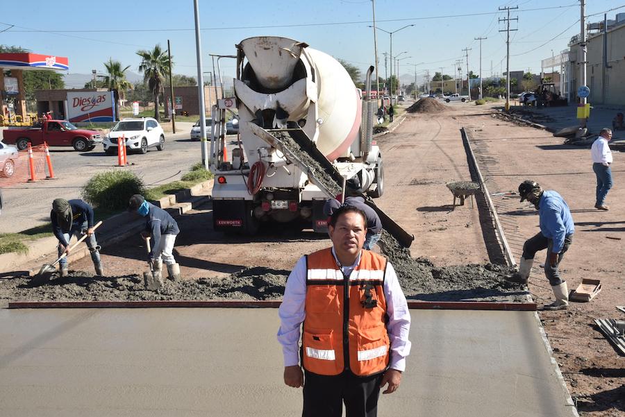 Sustituyen asfalto por concreto en tramo de avenida de los Yaquis