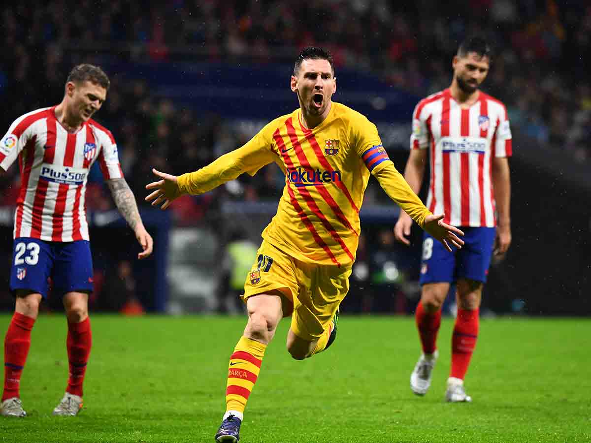 Lionel Messi mantiene al Barcelona líder en España
