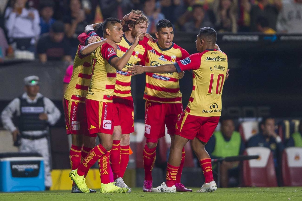 Monarcas pone sobre las cuerdas al América