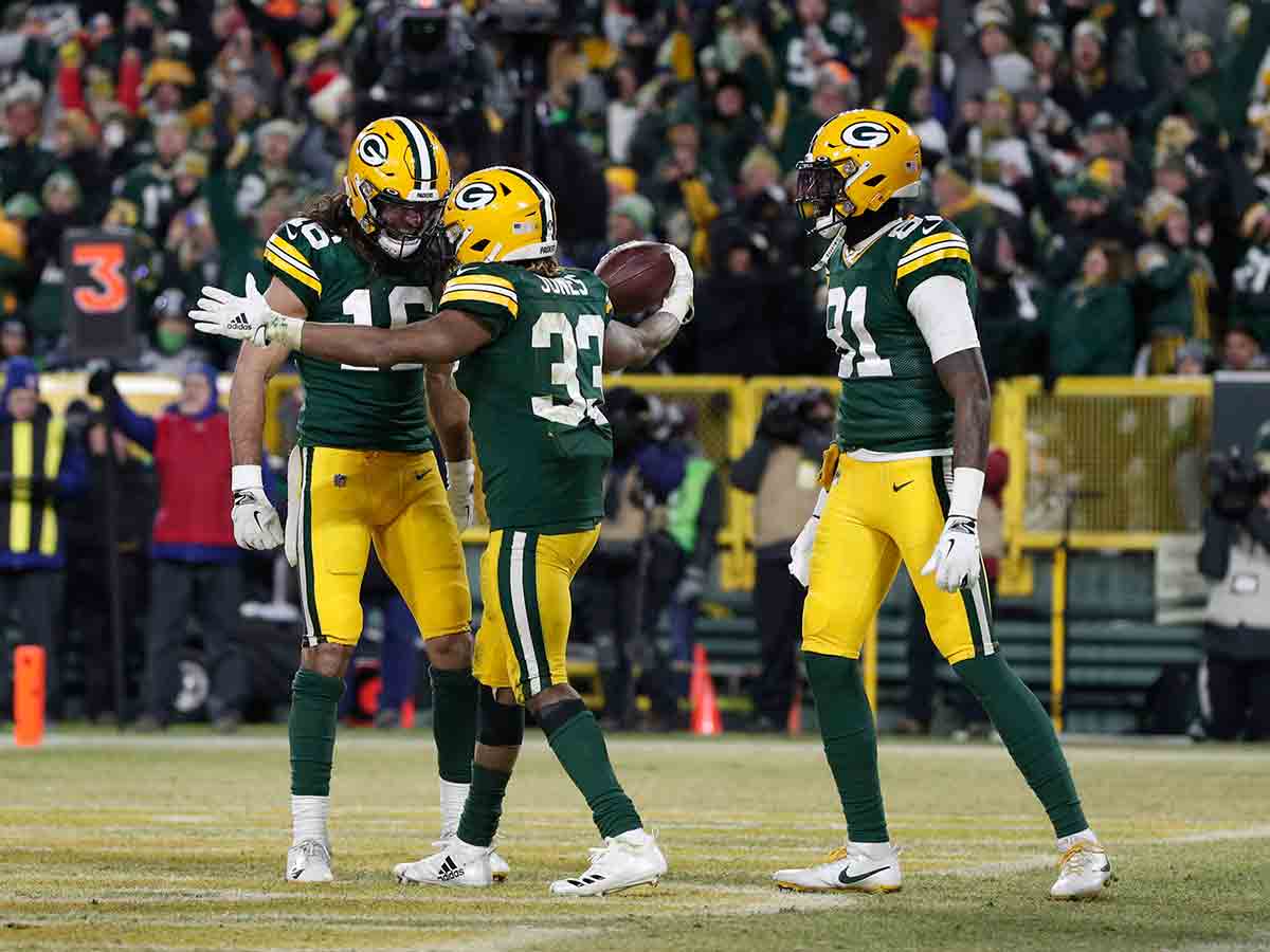 Green Bay y Rodgers frenan el vuelo de Seattle