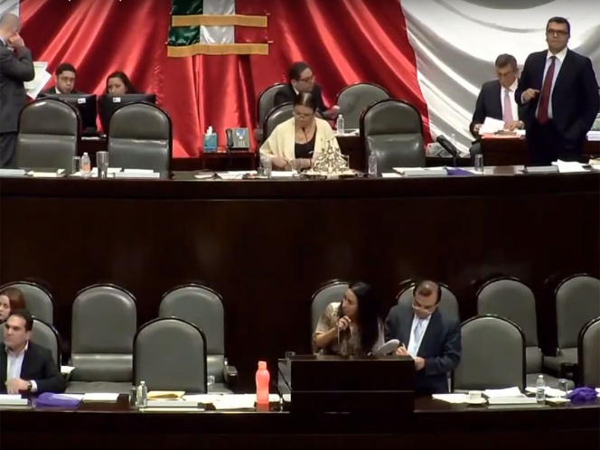 Diputados aumentan a 65 años pena máxima por feminicidio